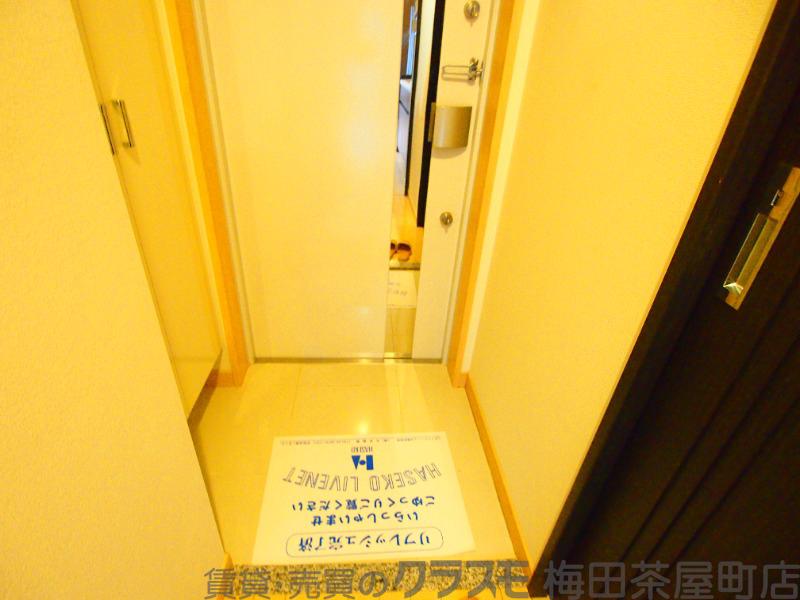 19/30 玄関