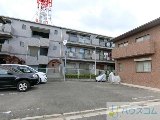 27/30 駐車場