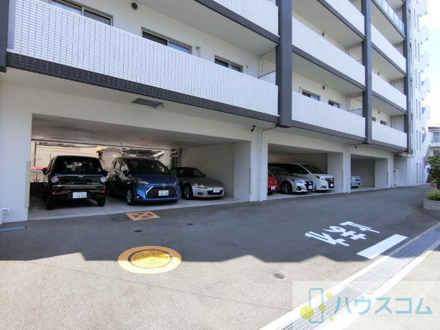 28/30 駐車場