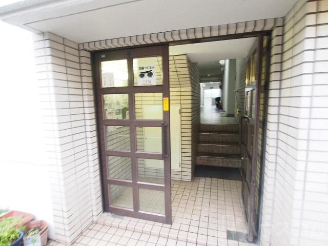25/30 エントランス