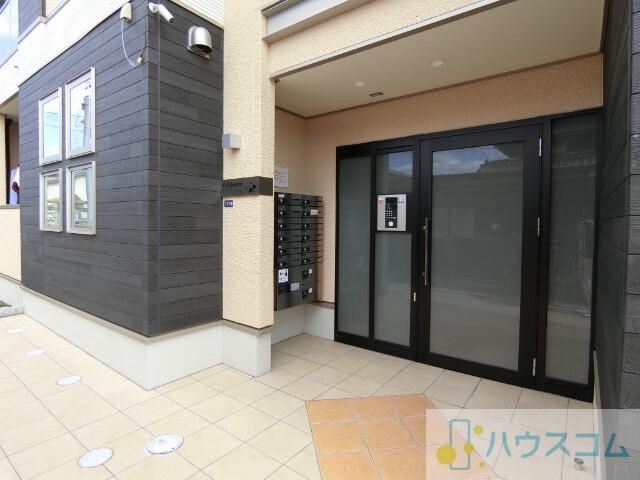 27/30 エントランス