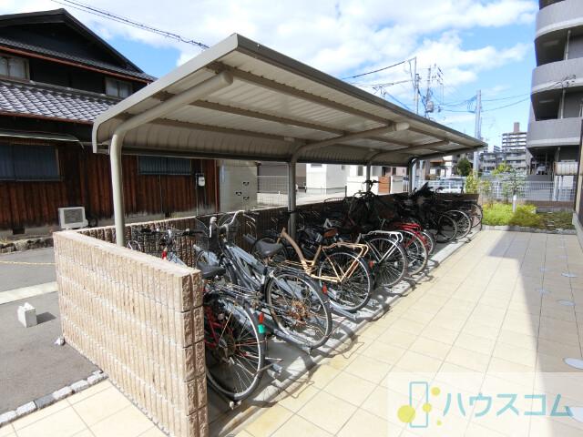 28/30 駐車場