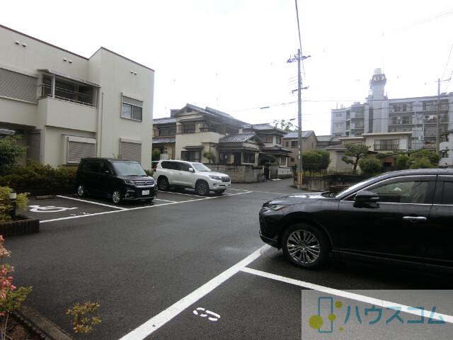 25/29 駐車場