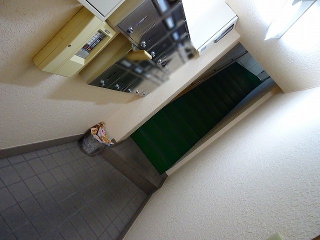 25/30 エントランス