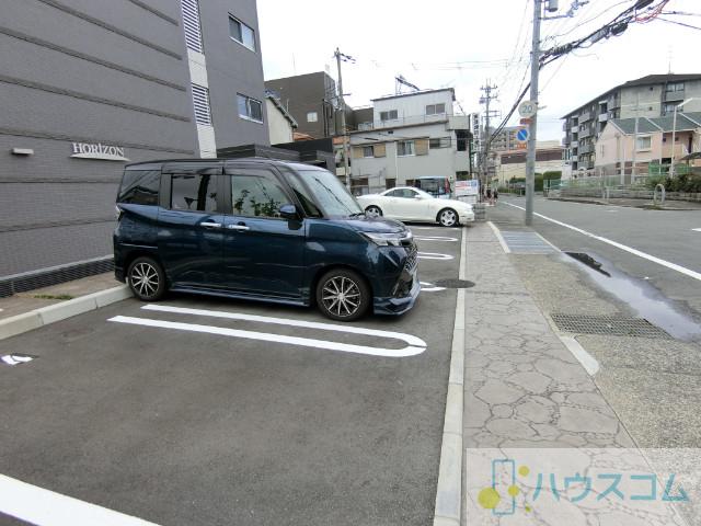 27/30 駐車場