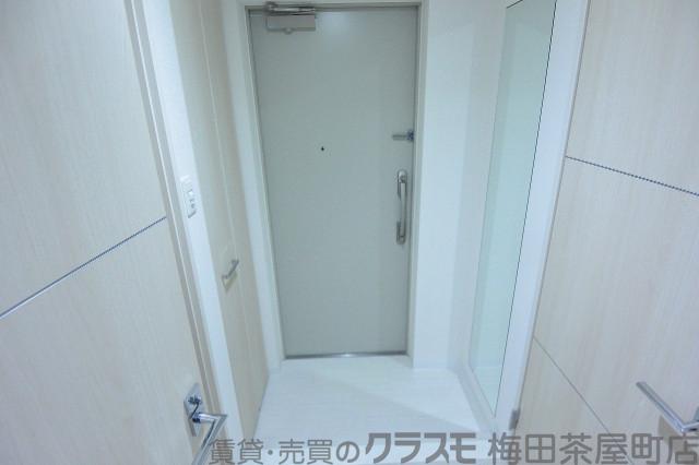 16/30 玄関