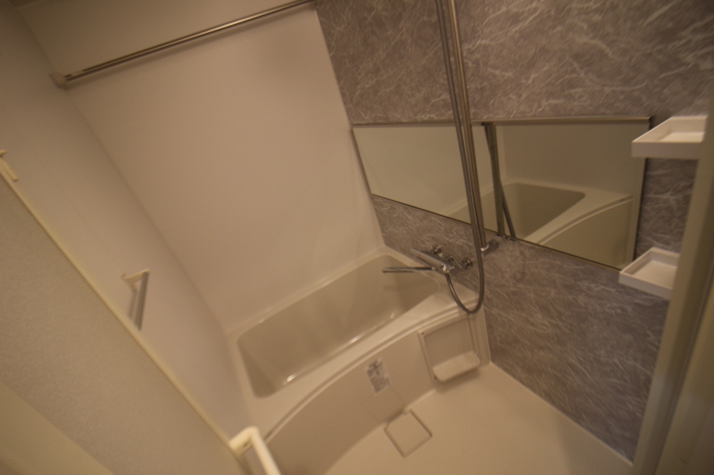 21/30 浴室