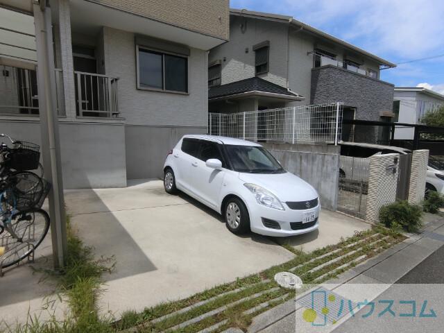 23/27 駐車場
