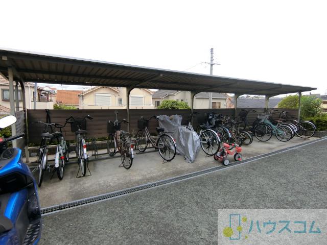 27/30 駐車場
