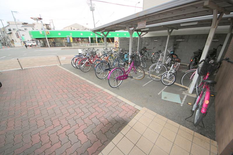 27/30 駐車場