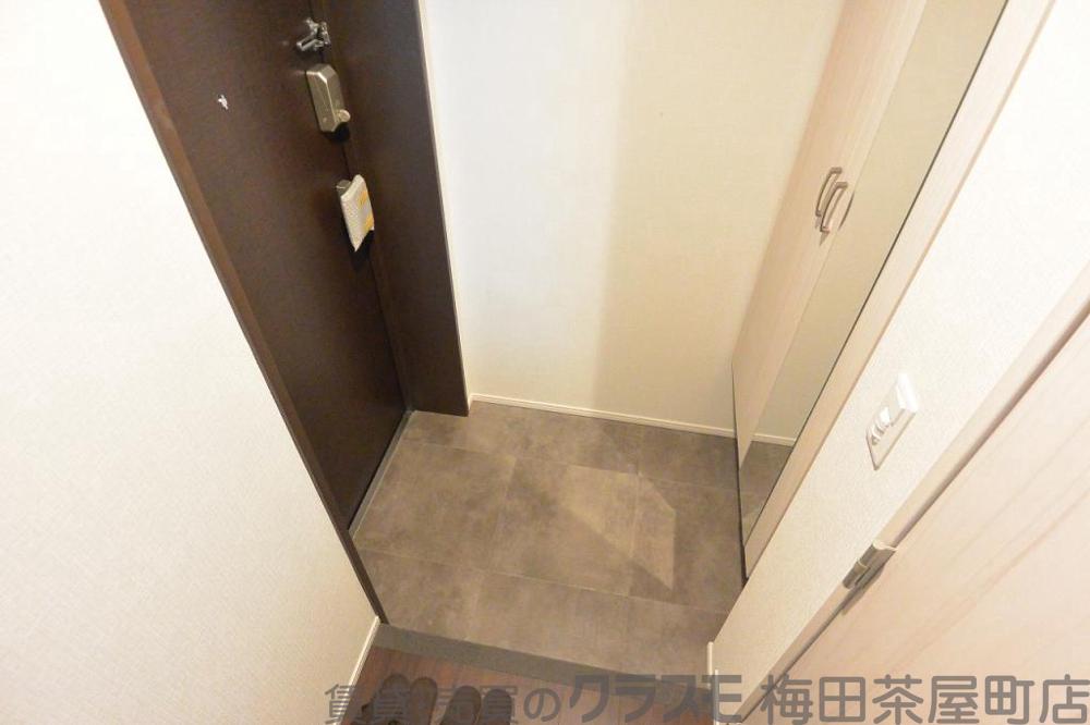 19/30 玄関