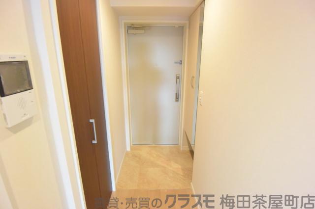 16/30 玄関