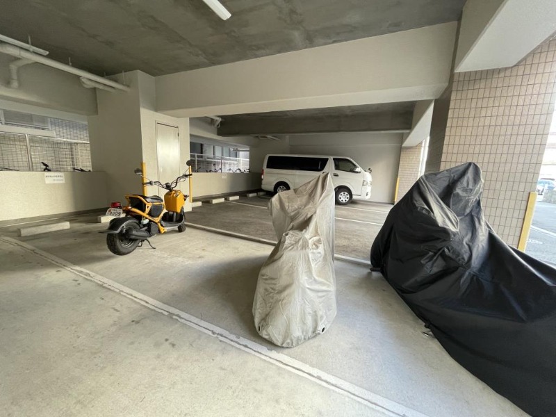22/30 駐車場