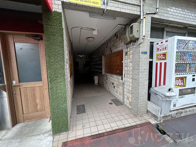 26/30 エントランス