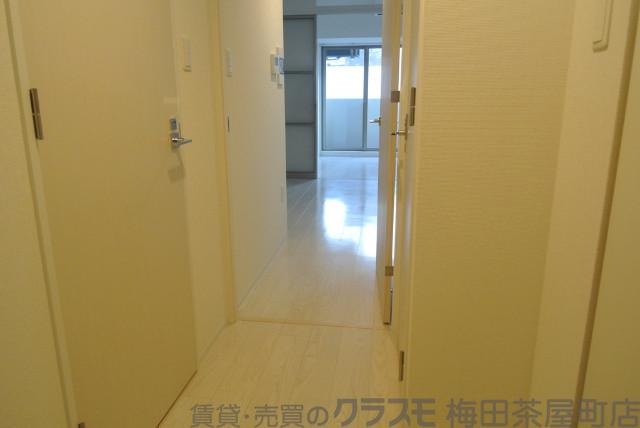 14/30 玄関