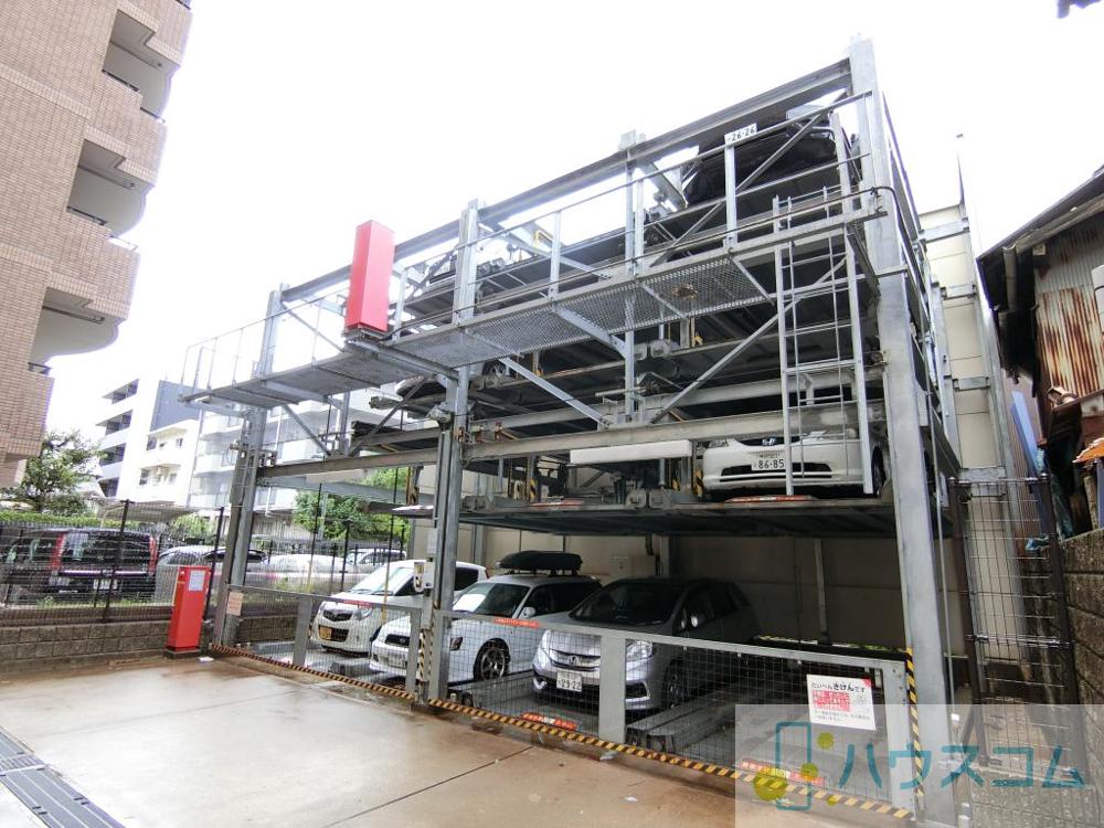 27/30 駐車場