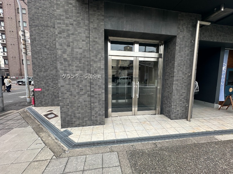 28/30 エントランス