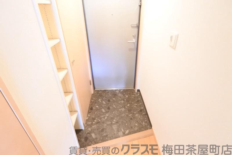 14/30 玄関