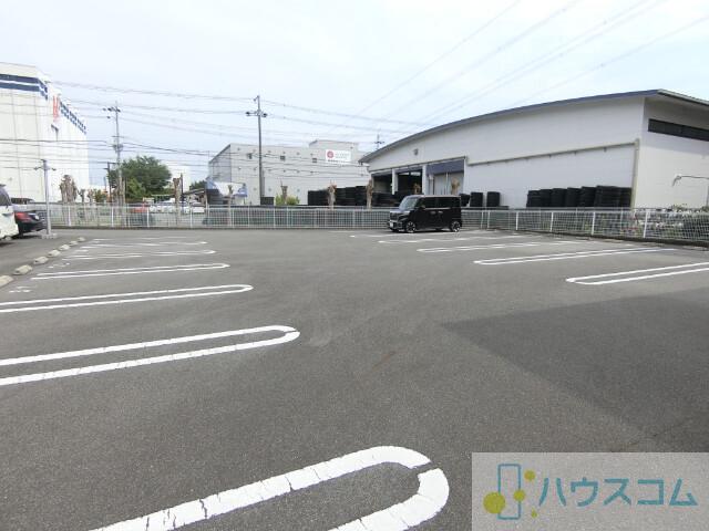 23/28 駐車場