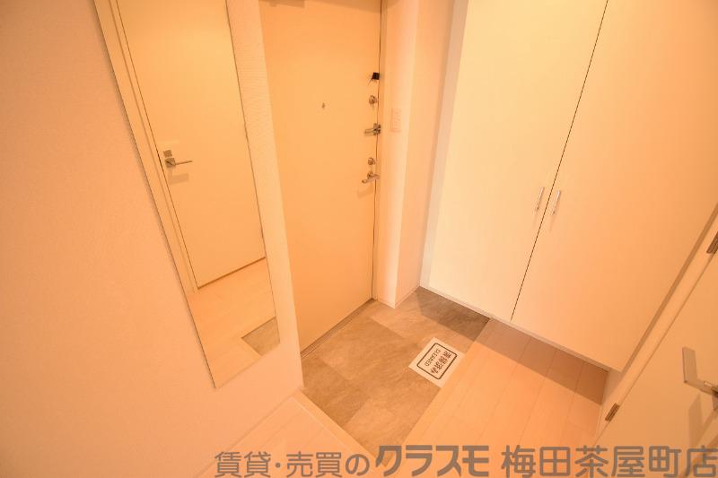 16/30 玄関