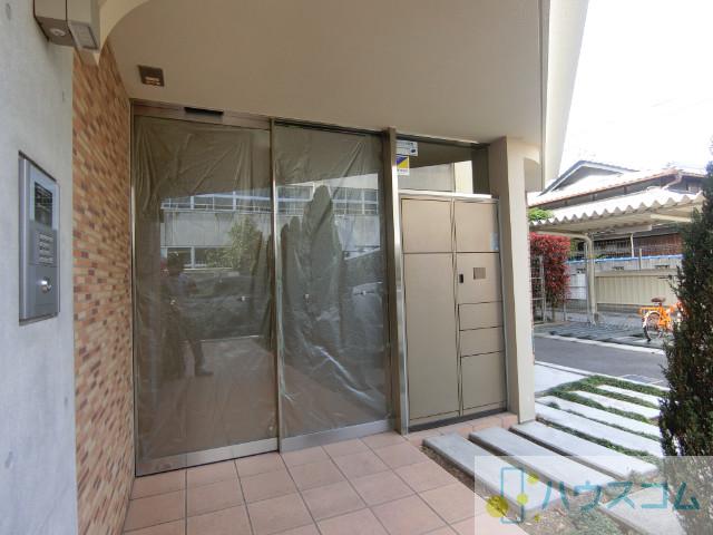 26/30 エントランス