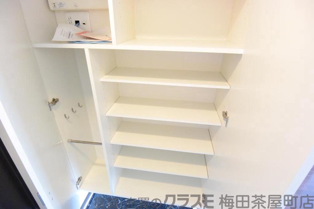 16/30 玄関