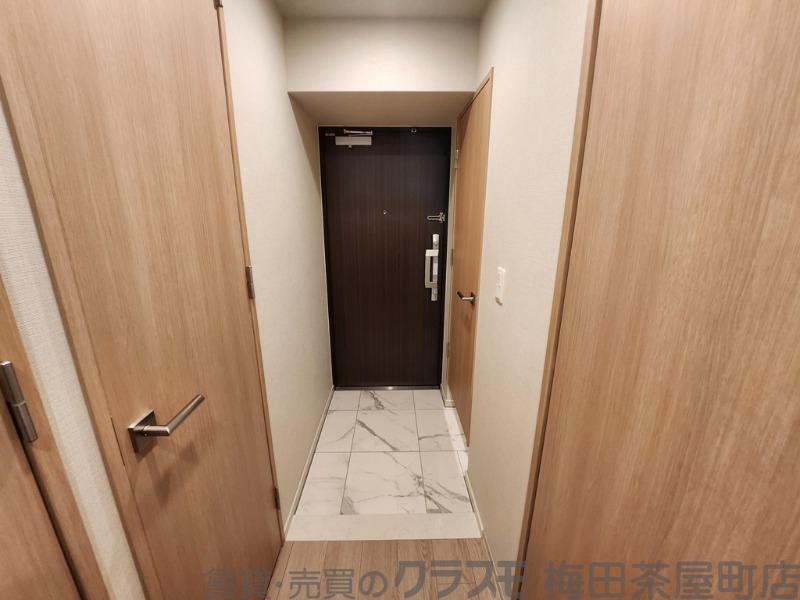 16/30 玄関