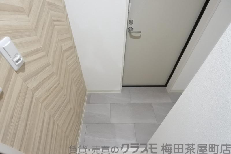 19/30 玄関