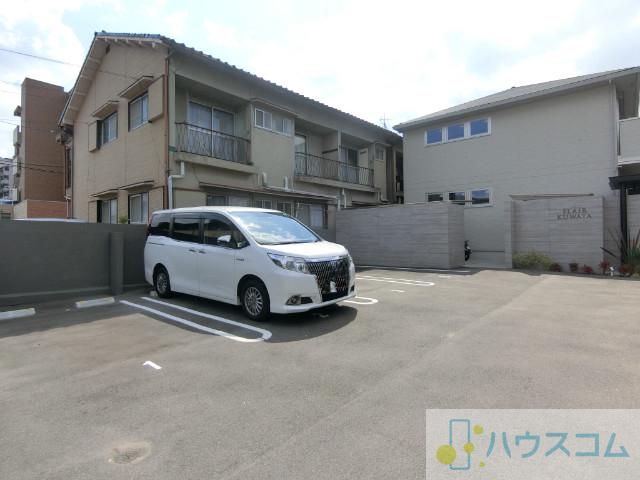 27/30 駐車場