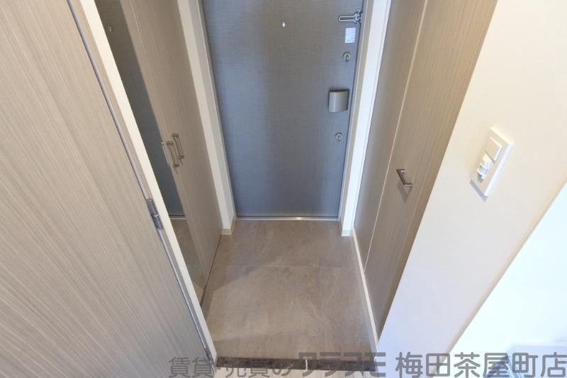 16/30 玄関