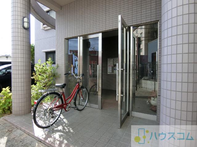 26/30 エントランス