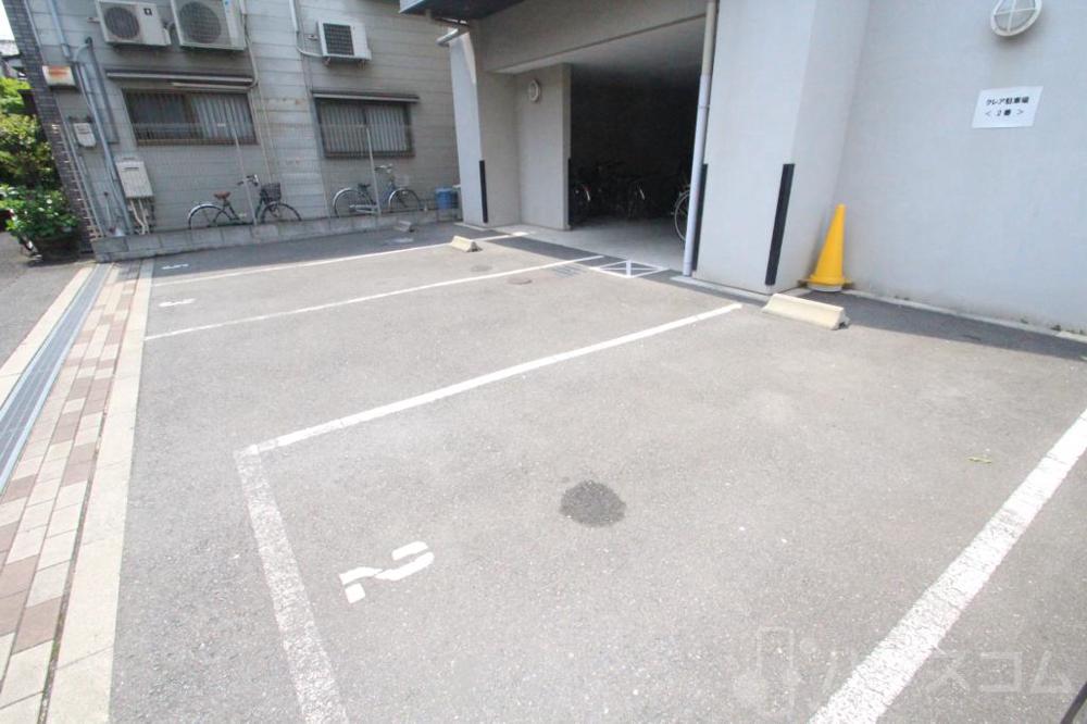 28/30 駐車場