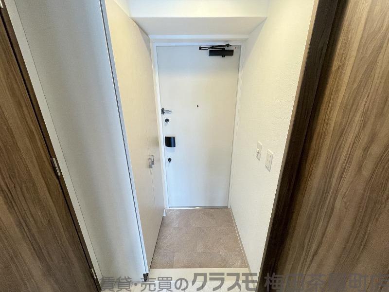 16/30 玄関