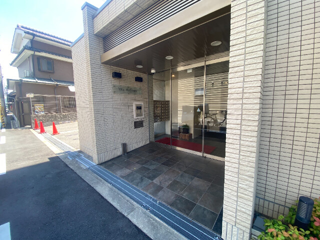 30/30 エントランス