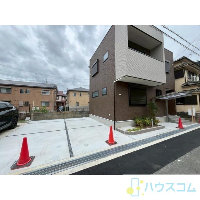 26/28 エントランス