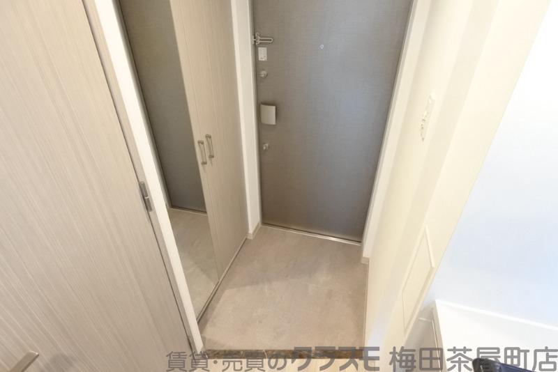 16/30 玄関