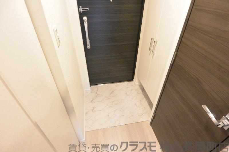 17/30 玄関