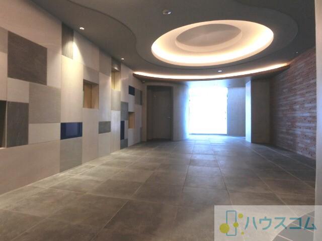 28/30 エントランス