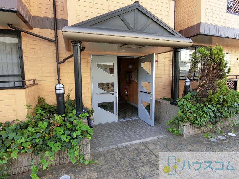26/29 エントランス