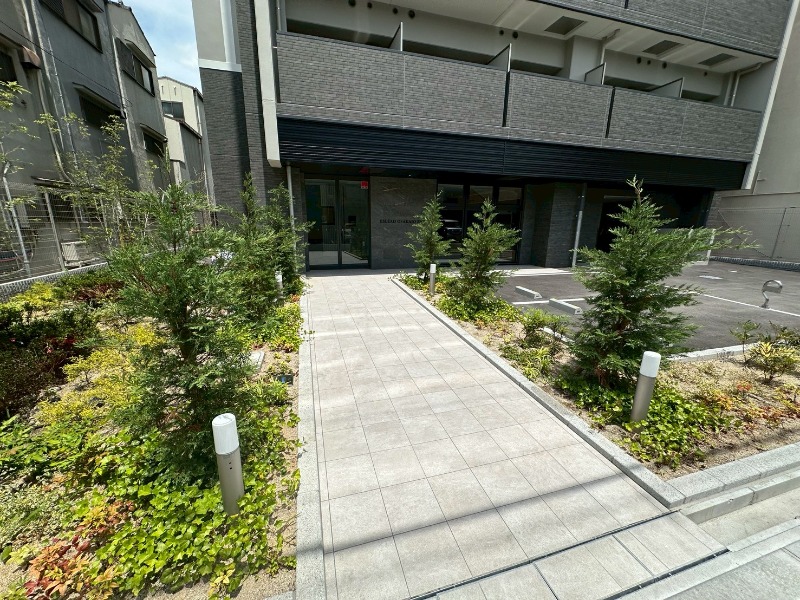 26/30 エントランス