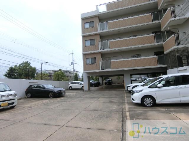 25/29 駐車場