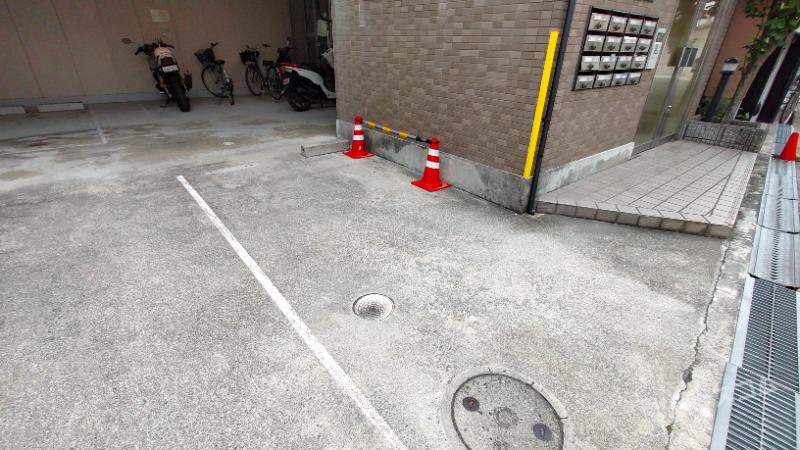 21/25 駐車場