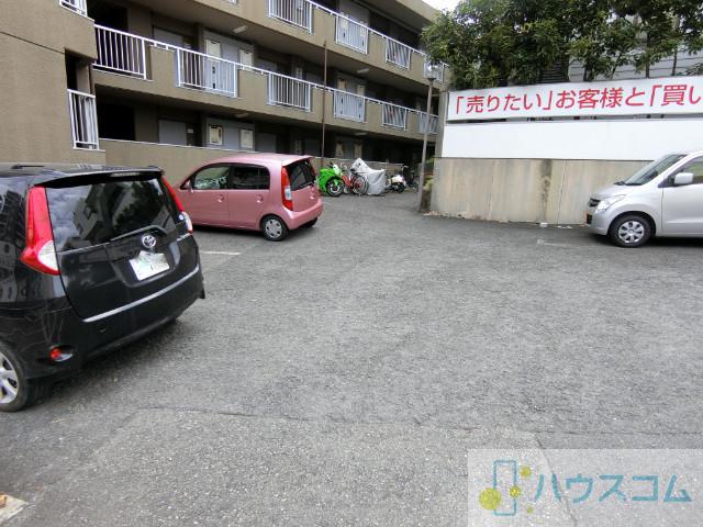 26/30 駐車場