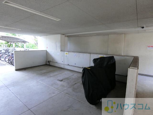28/30 駐車場