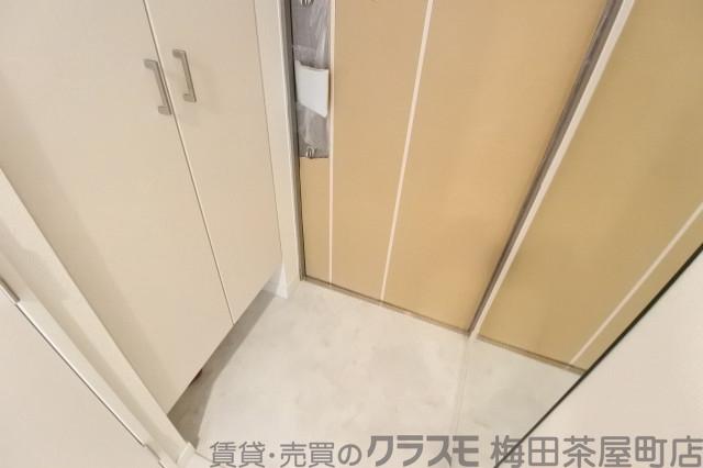 14/30 玄関