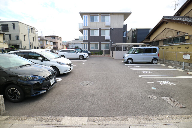 25/26 駐車場