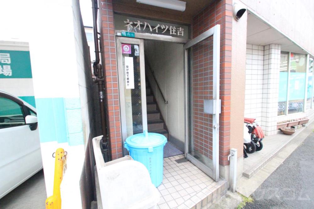 23/30 エントランス
