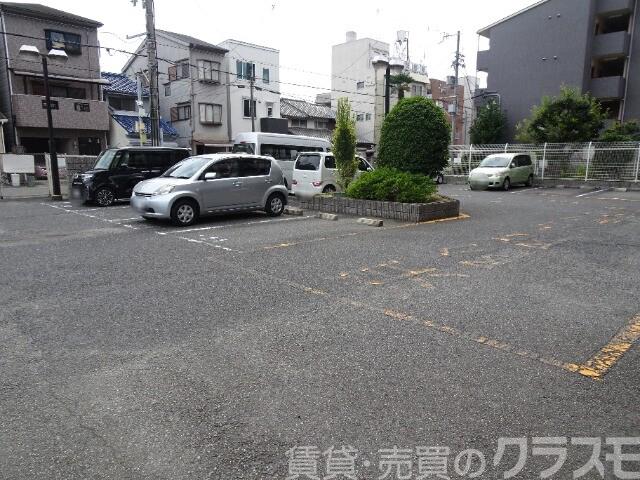 22/30 駐車場