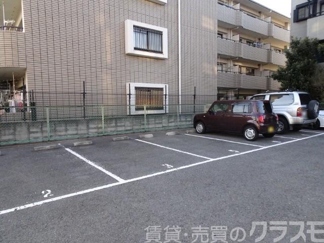 18/30 駐車場