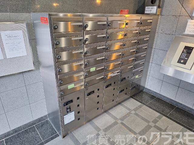 22/28 エントランス